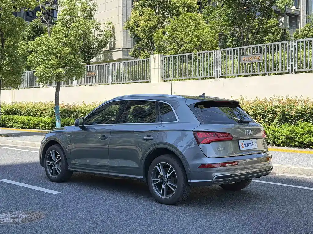 Audi Q5L 2021 — фото 4
