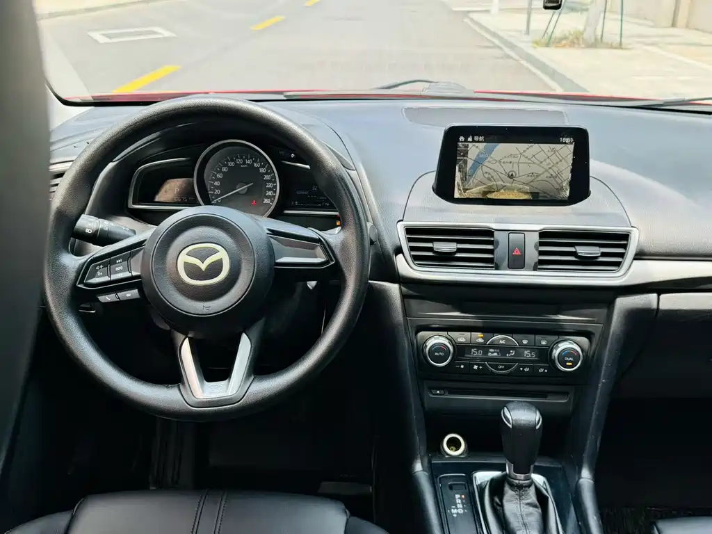 Mazda 3 Axela 2017 — фото 5
