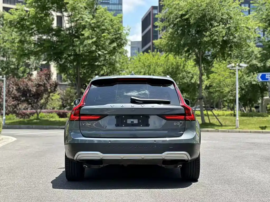 Volvo V90 2022 — фото 14