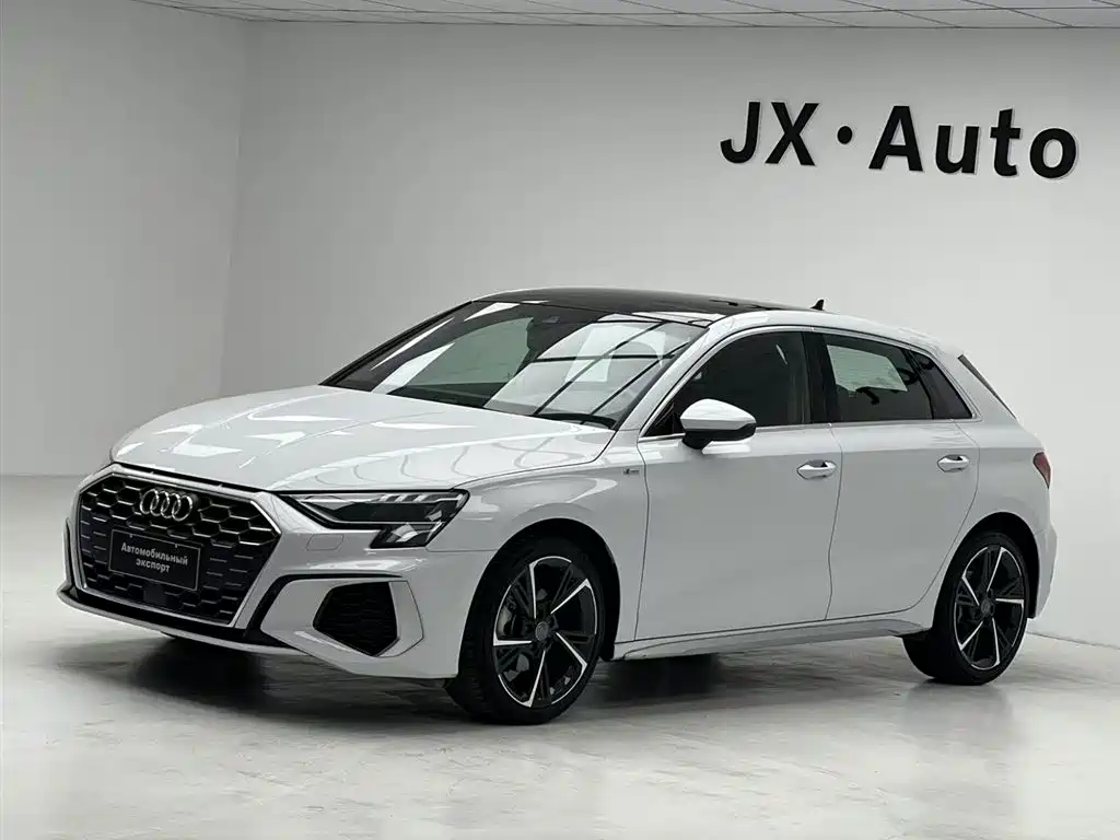 Audi A3 2022 — фото 1