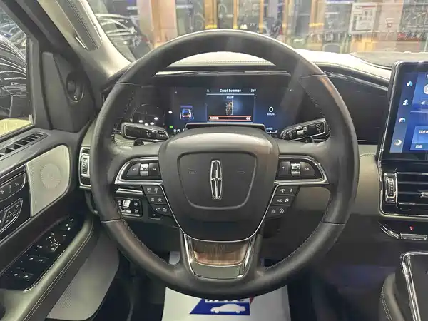 Lincoln Navigator 2022