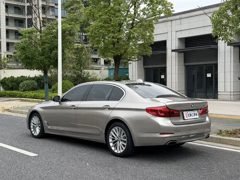 BMW 5 Series 2019 — фото 4