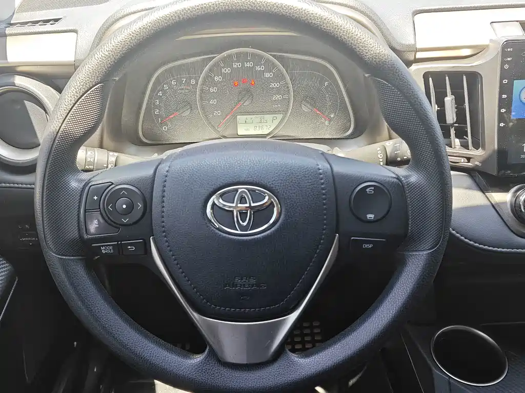 Toyota RAV4 2016 — фото 13