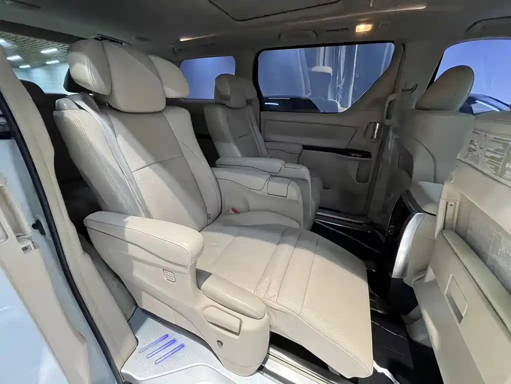 Toyota Alphard 2014 — фото 22