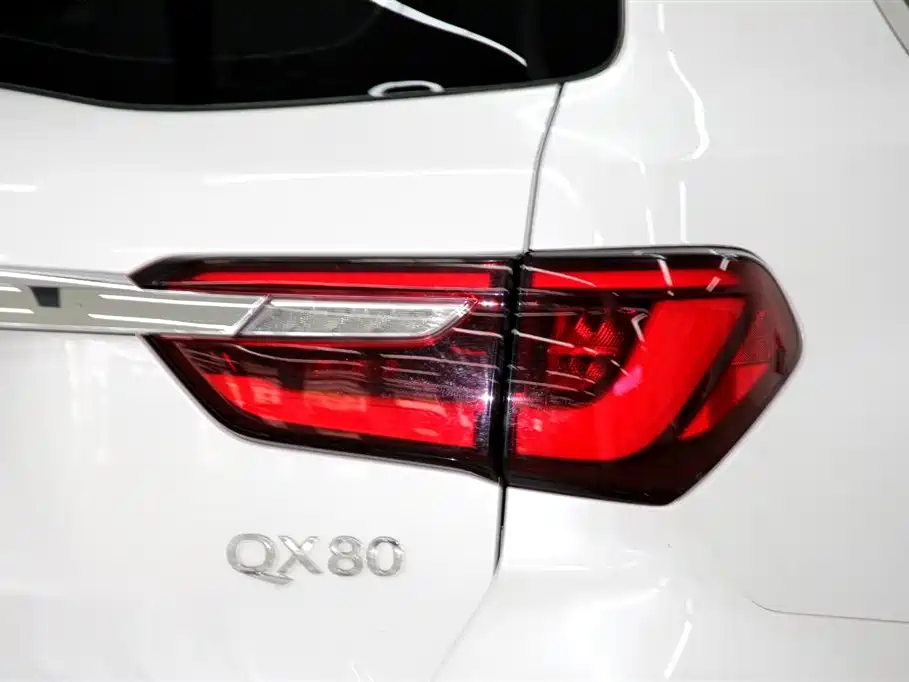 Infiniti QX80 2020 — фото 30