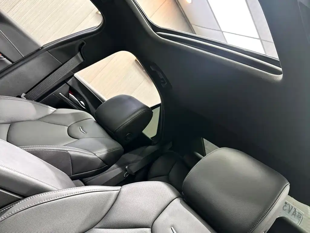 Cadillac CT4 2022 — фото 15