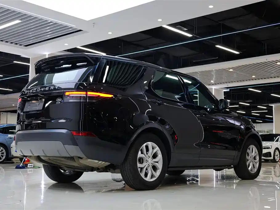 Land Rover Discovery 2018 — фото 14