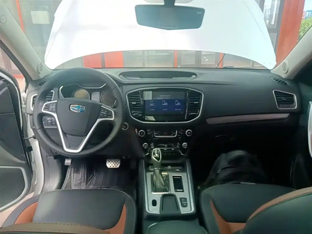 Geely Vision X6 2017 — фото 10