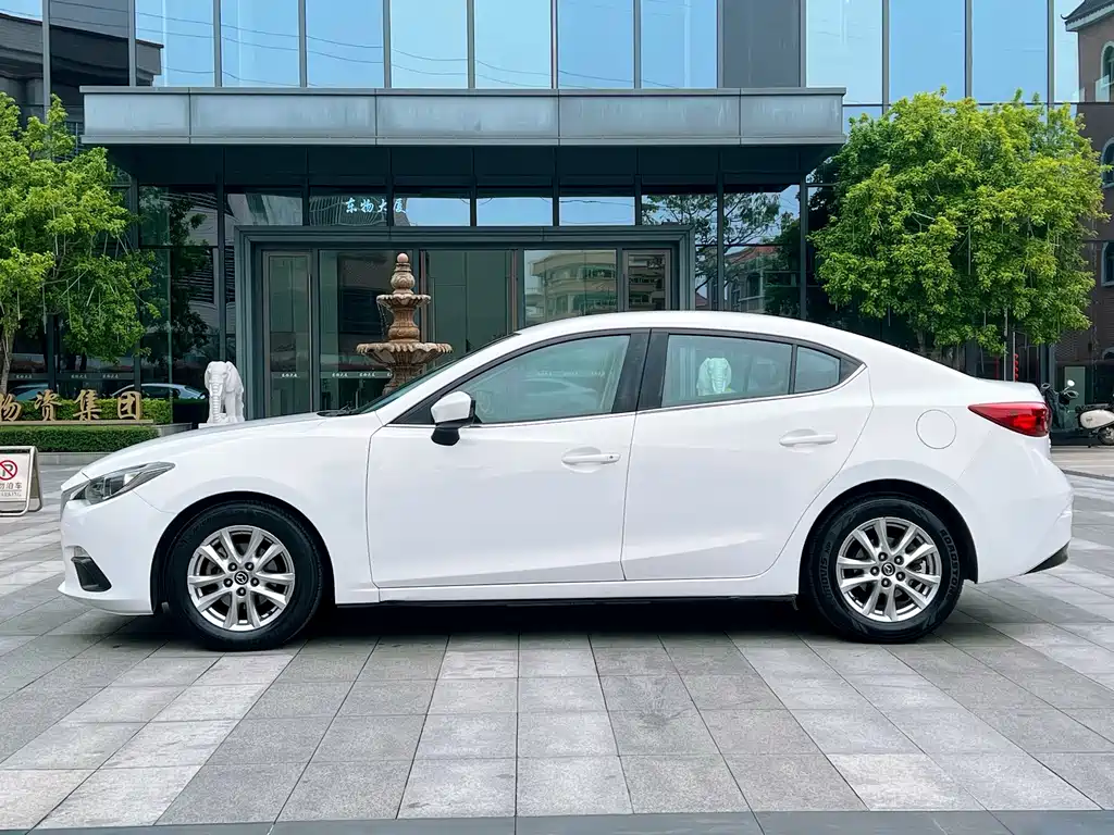 Mazda 3 Axela 2015 — фото 8