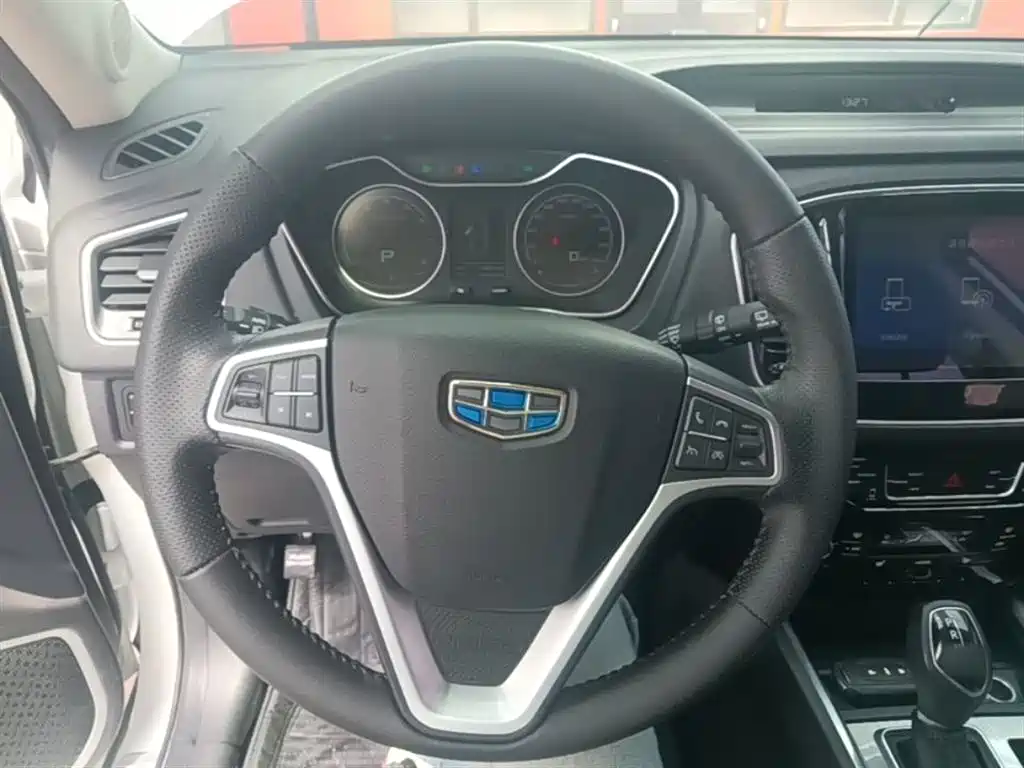 Geely Vision X6 2017 — фото 11