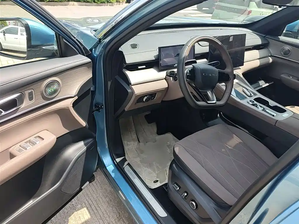 Chery Tiggo 8 PLUS C-DM 2025 — фото 16