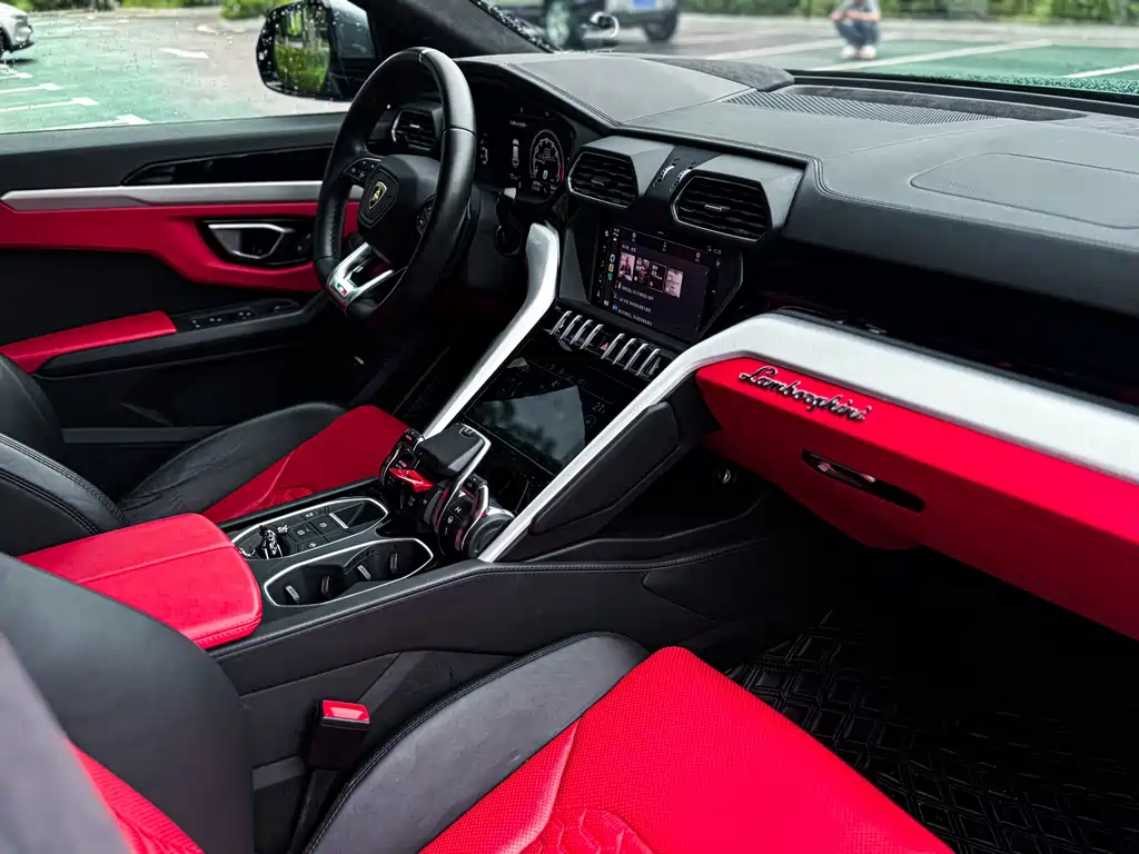 Lamborghini Urus 2019 — фото 17