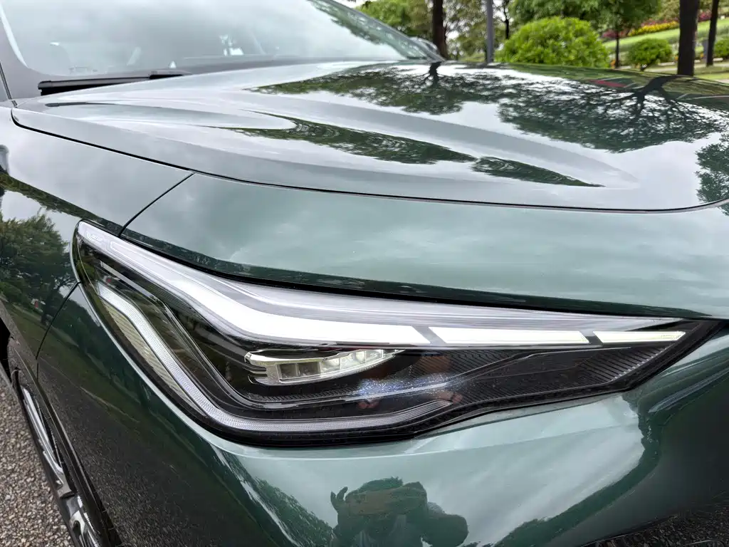 Geely Emgrand 2025