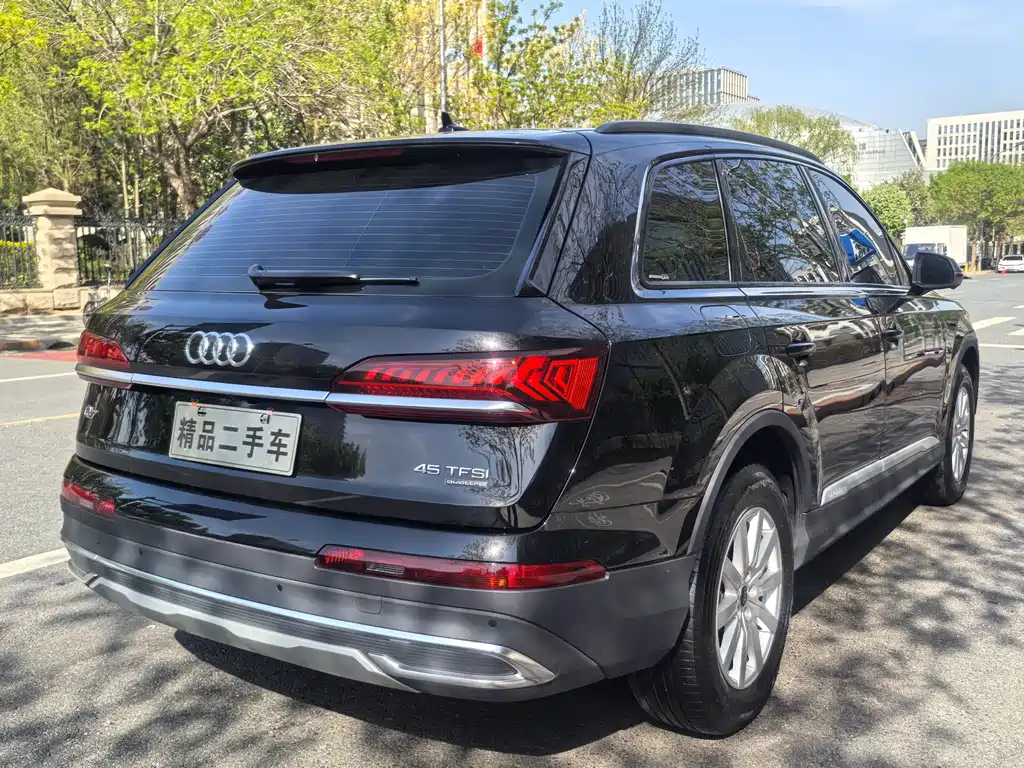Audi Q7 2024 — фото 6