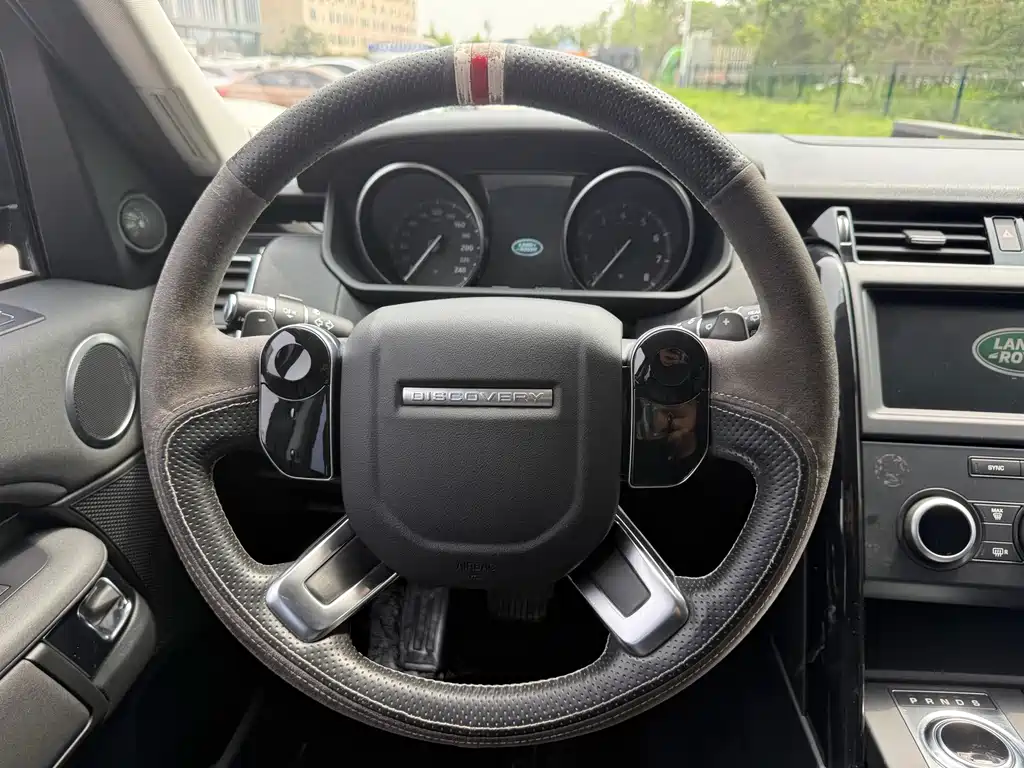 Land Rover Discovery 2019 — фото 15