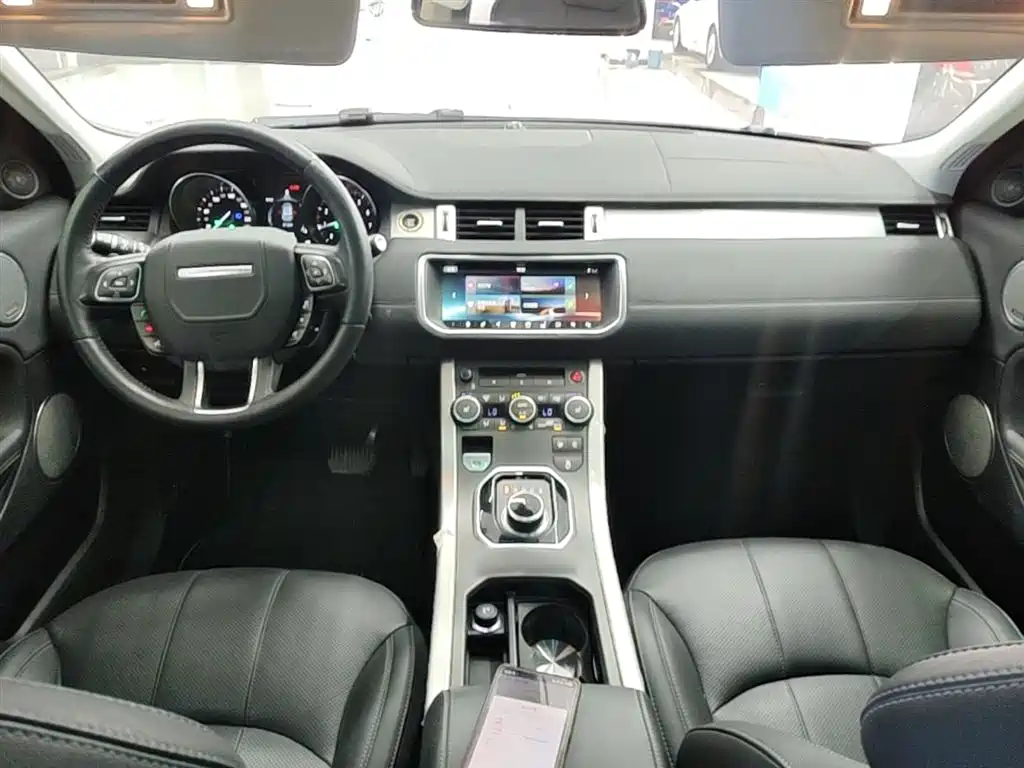 Land Rover Evoque 2018 — фото 10