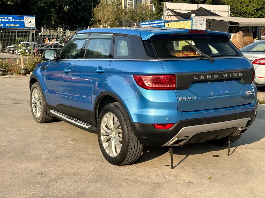 Landwind X7 2016 — фото 17