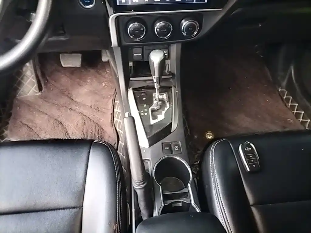 Toyota Corolla 2019 — фото 14