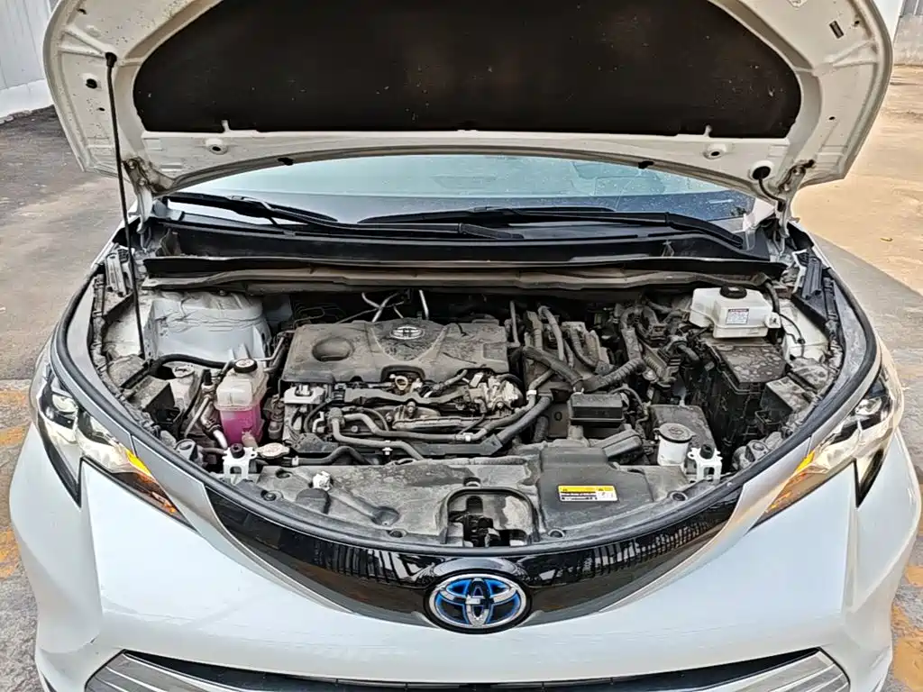 Toyota Sienna 2022 — фото 20