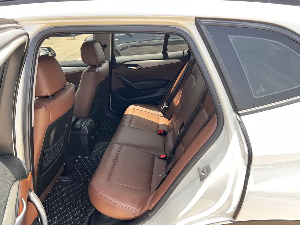 BMW X1 2015 — фото 13