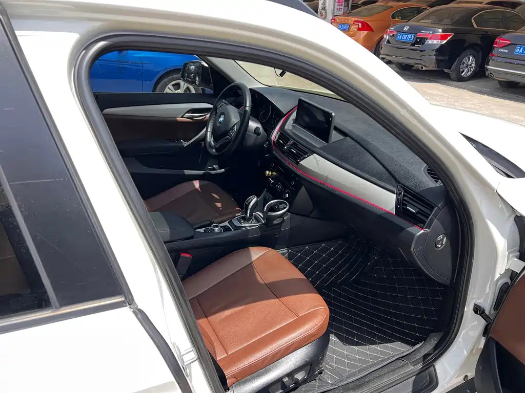 BMW X1 2015 — фото 18