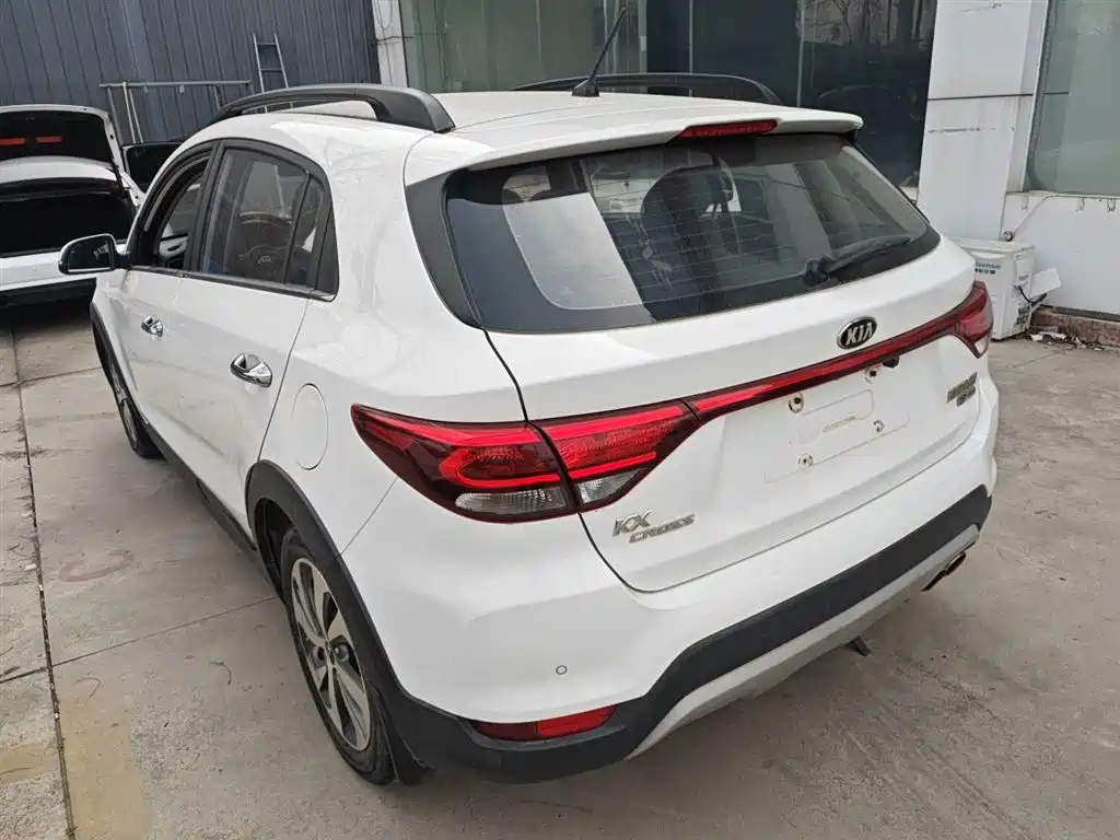 Kia KX Cross 2019 — фото 23