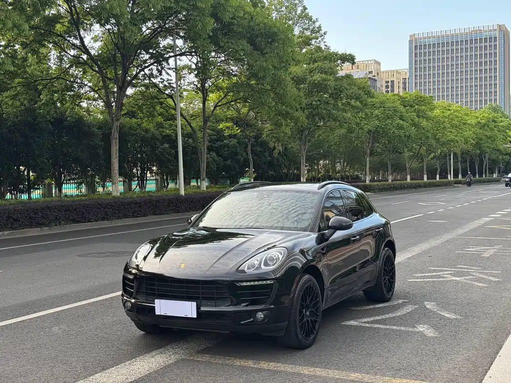 Porsche Macan 2018 — фото 1