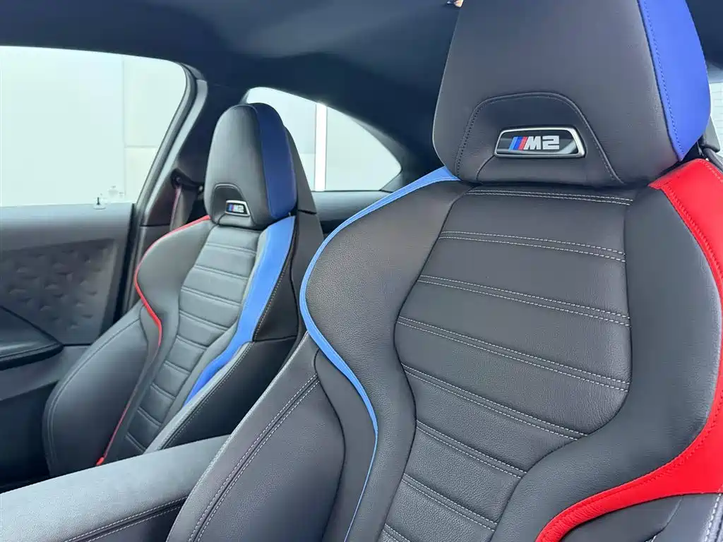 BMW M2 2024 — фото 9