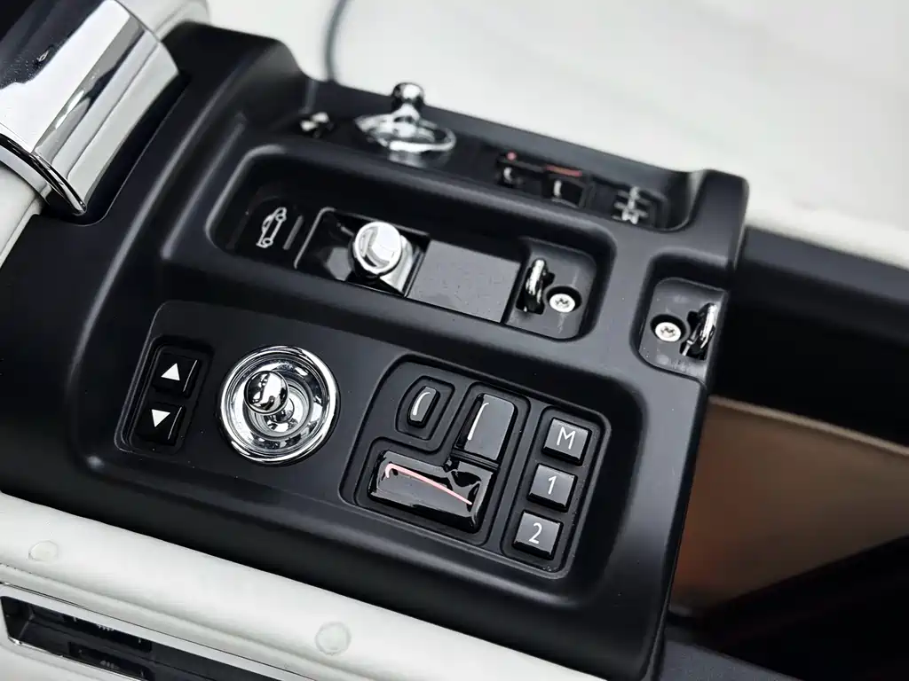 Rolls-Royce Phantom 2011 — фото 29