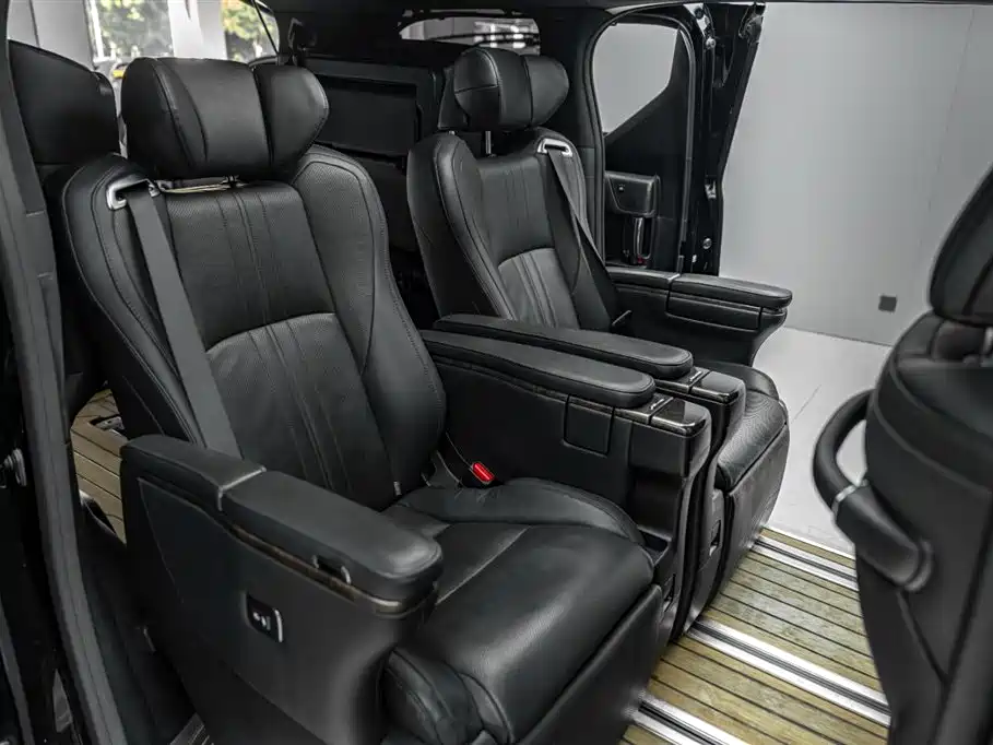 Toyota Vellfire 2022 — фото 23