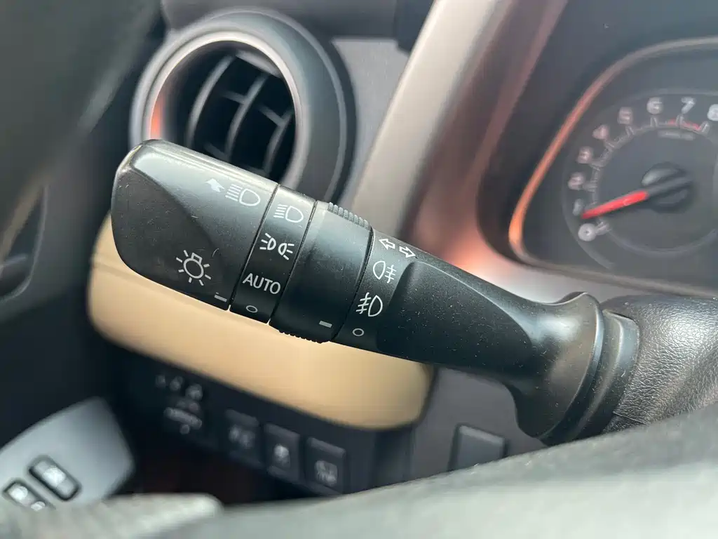 Toyota RAV4 2018 — фото 14