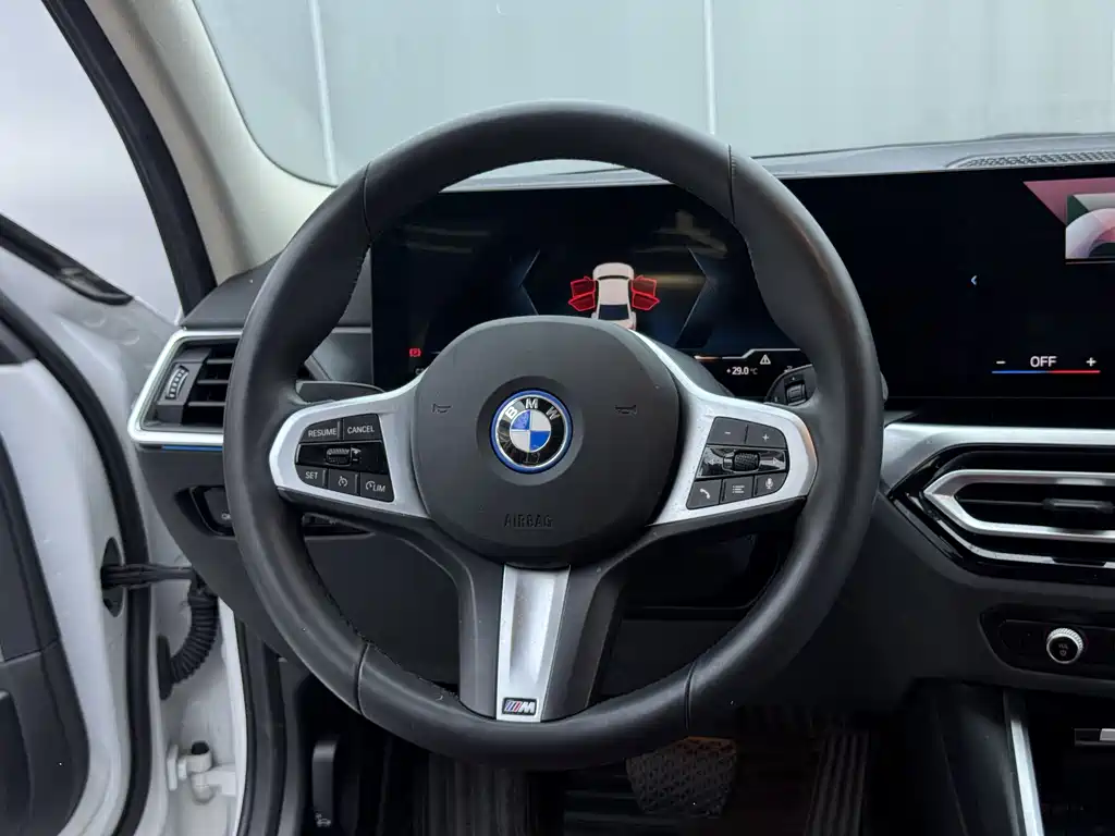 BMW i3 2024 — фото 13