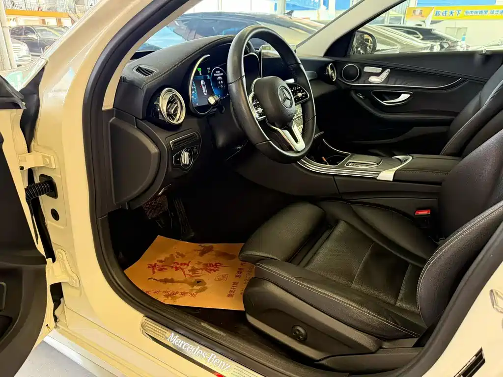 Mercedes-Benz C-Class 2019 — фото 4