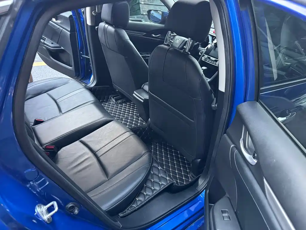 Honda Civic 2017 — фото 16