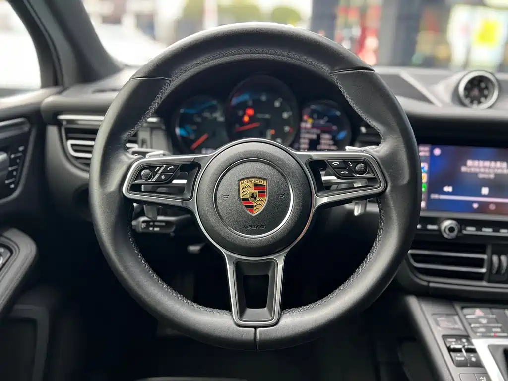 Porsche Macan 2021 — фото 14