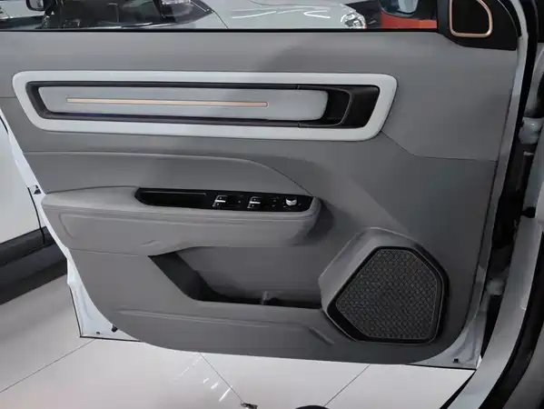 Geely ICON 2025