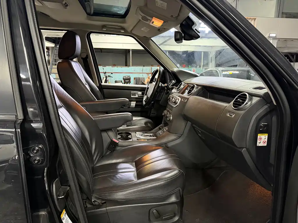Land Rover Discovery 2015 — фото 13