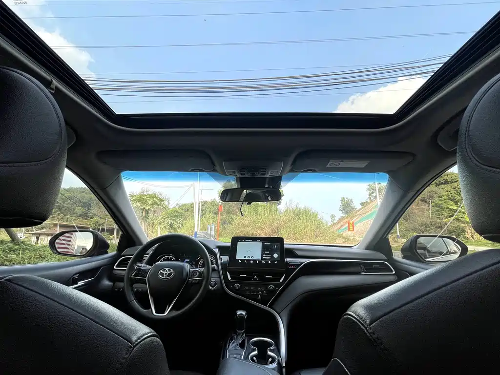 Toyota Camry 2021 — фото 11