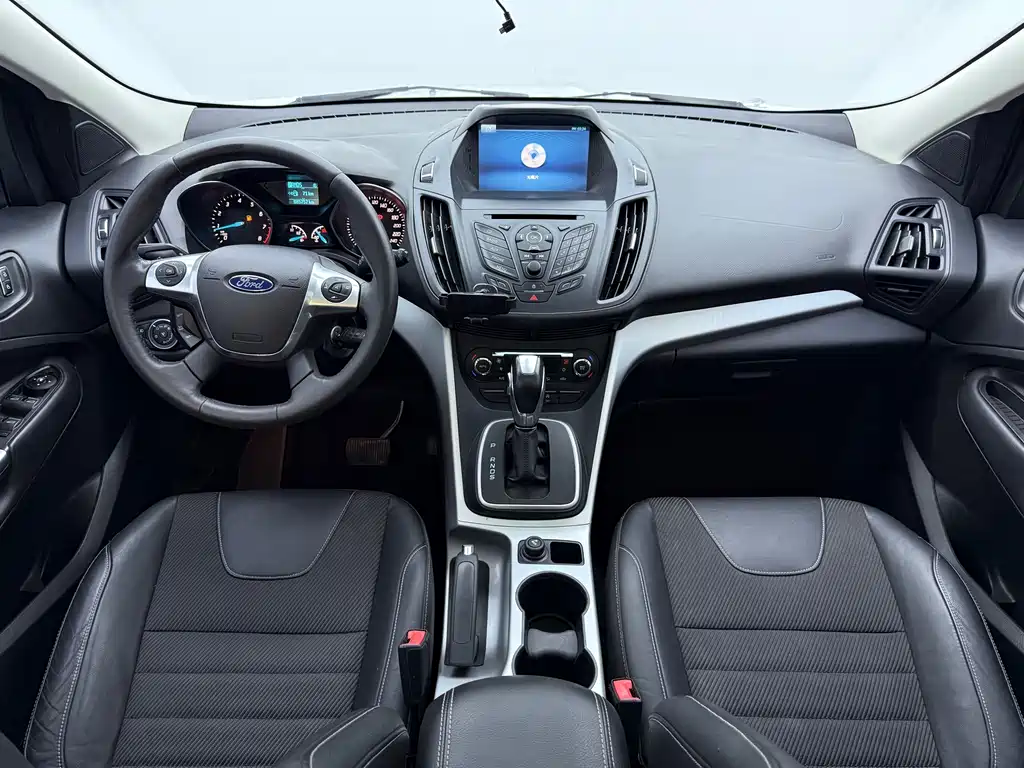 Ford Kuga 2016 — фото 5