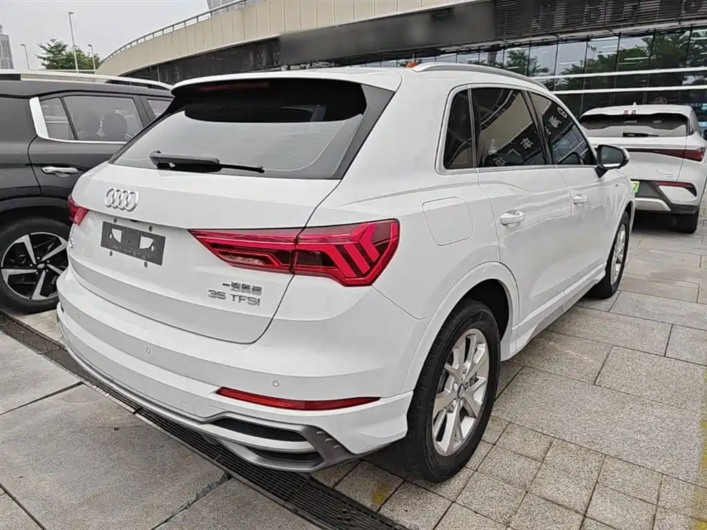 Audi Q3 2019 — фото 7