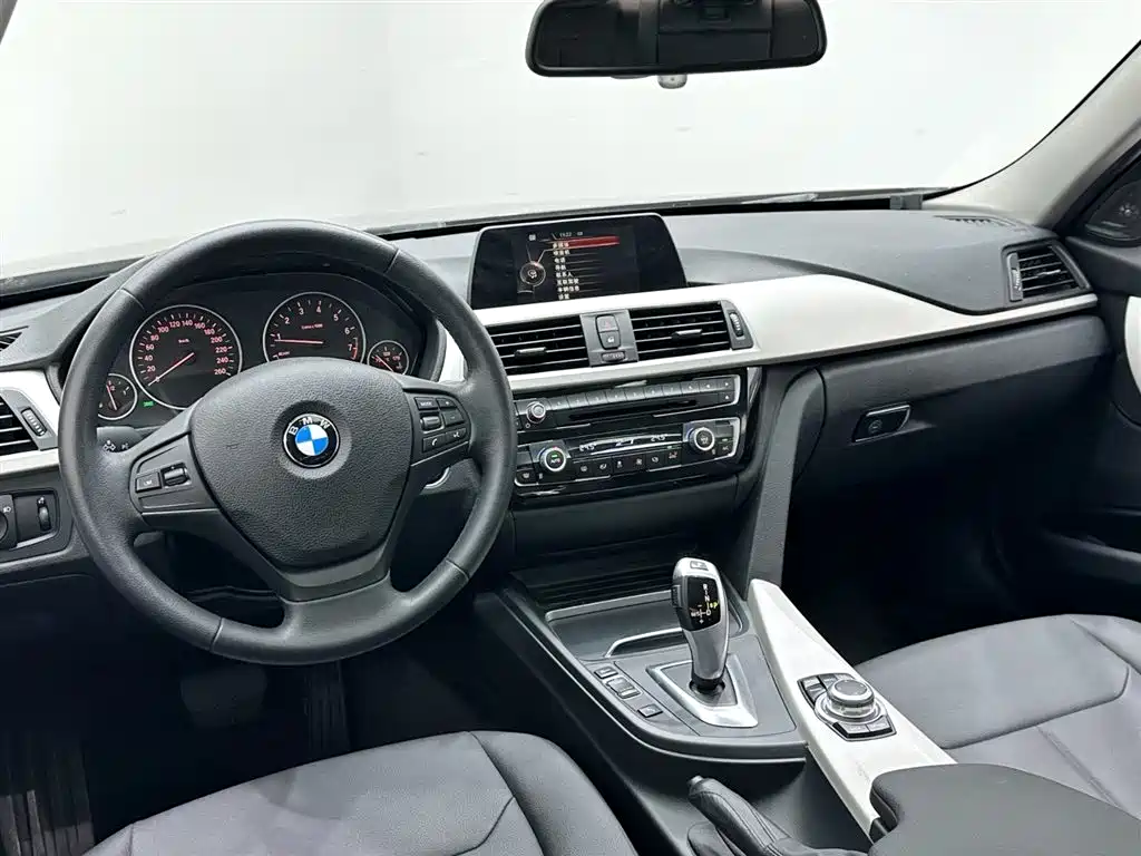 BMW 3 Series 2016 — фото 10