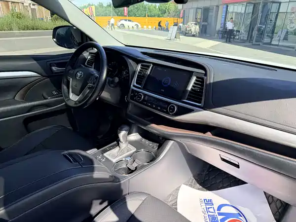 Toyota Highlander 2021