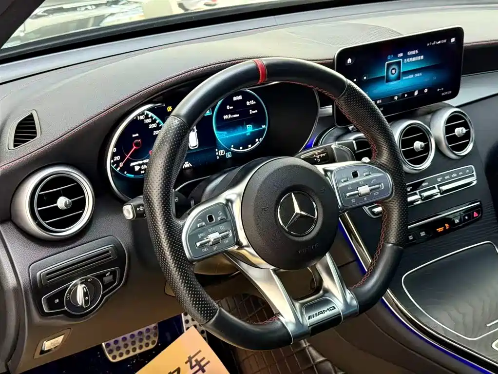 Mercedes-Benz GLC AMG 2023 — фото 16