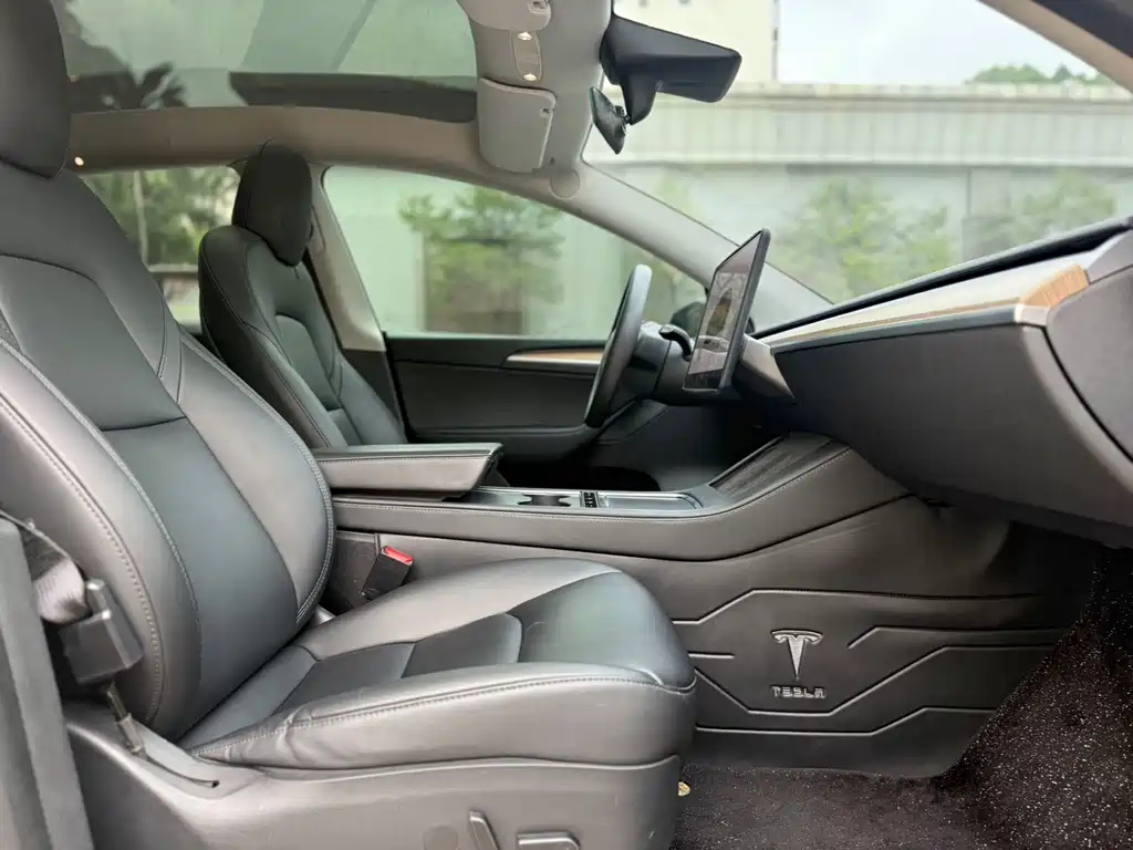 Tesla Model Y 2022 — фото 13