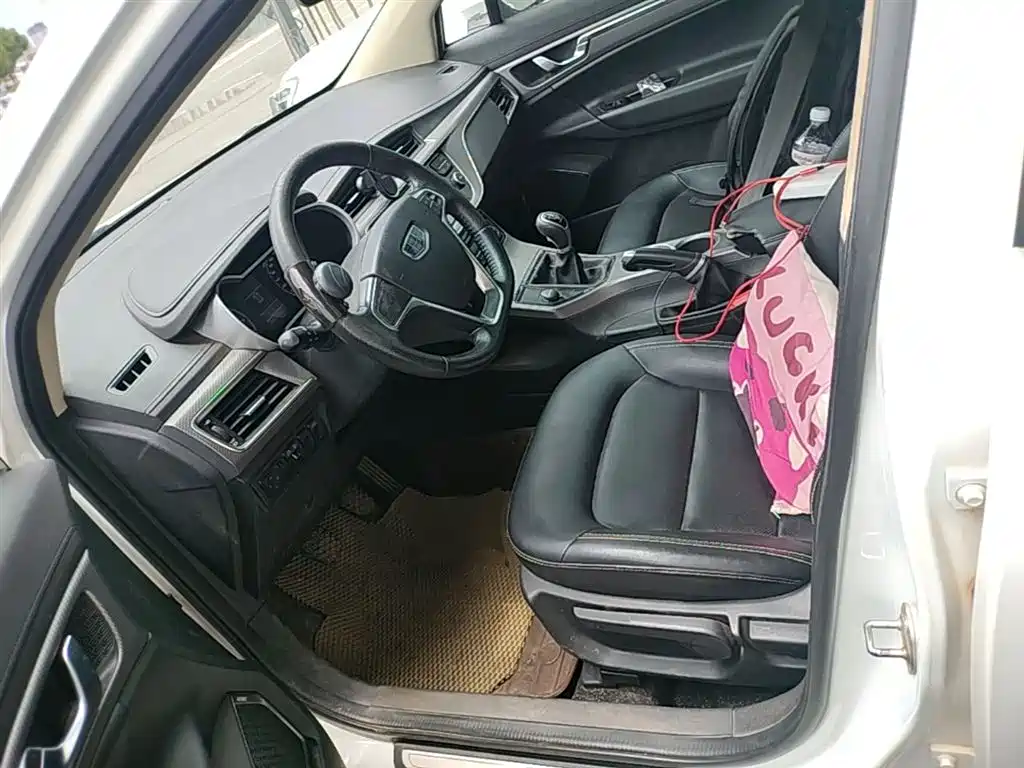 Geely Emgrand GS 2016 — фото 15