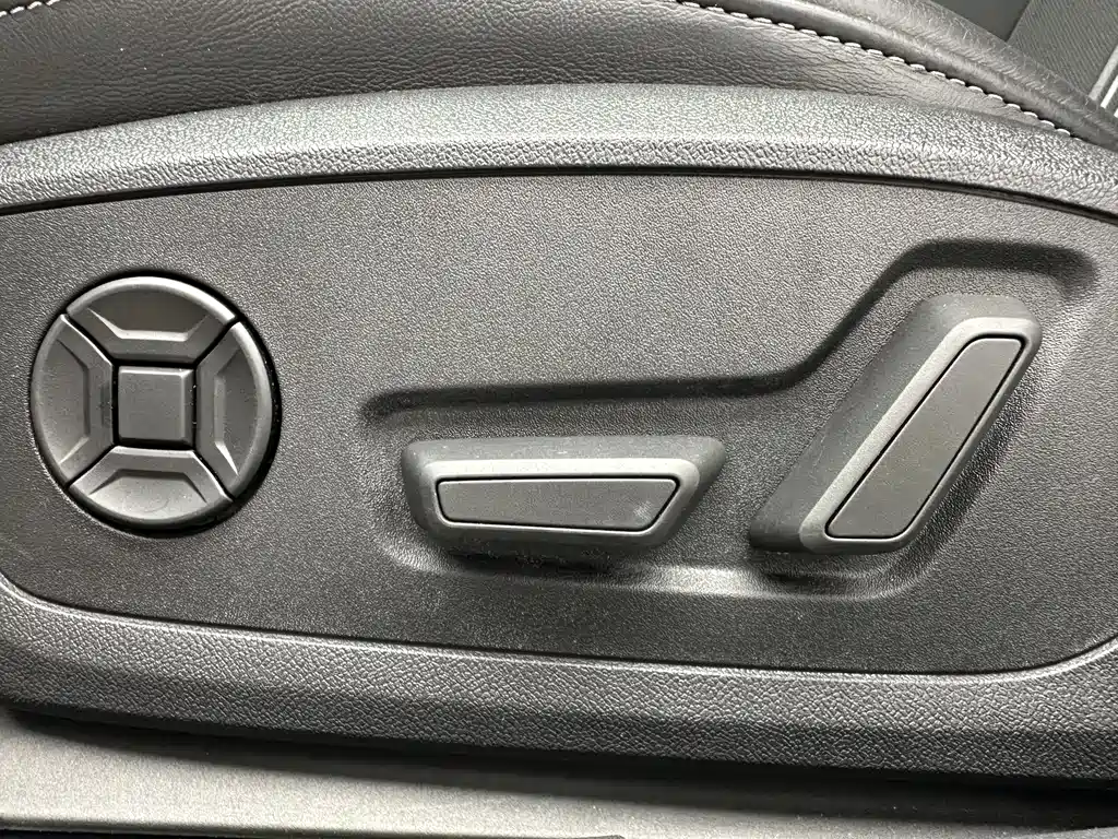 Audi A3 2023 — фото 12