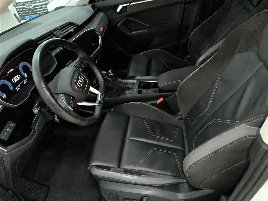 Audi Q3 Sportback 2021 — фото 15