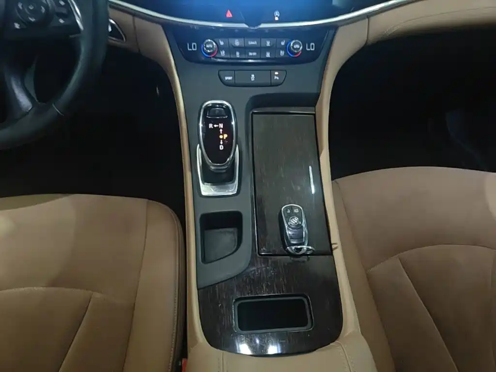 Buick LaCrosse 2017 — фото 14