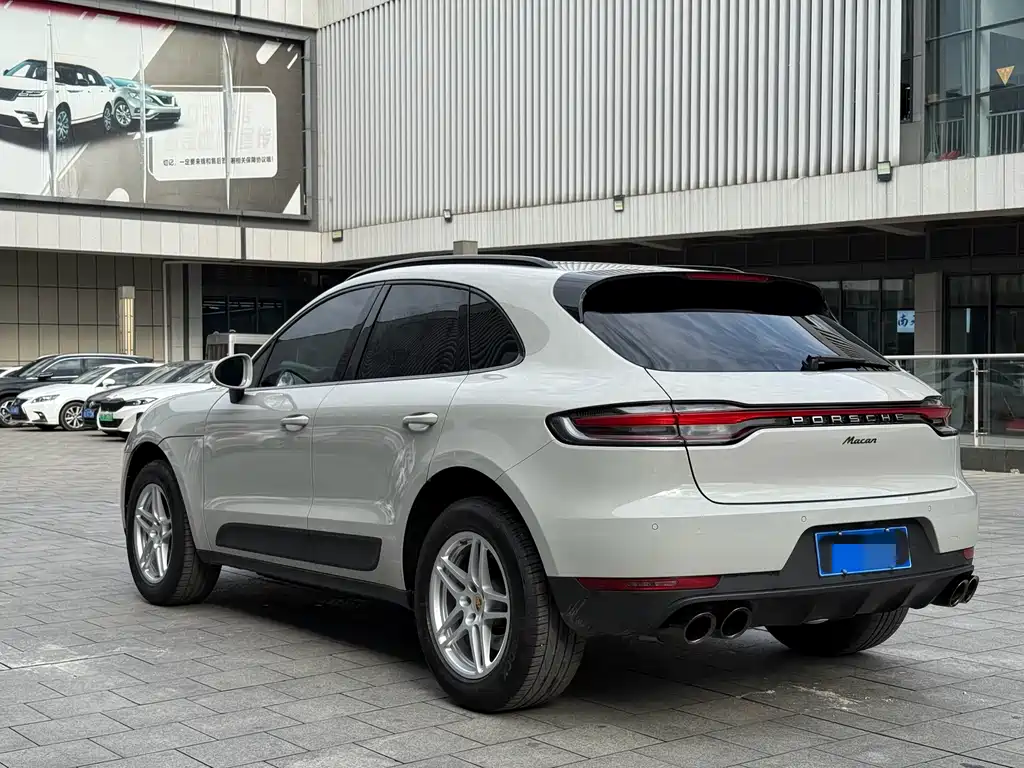 Porsche Macan 2021 — фото 10