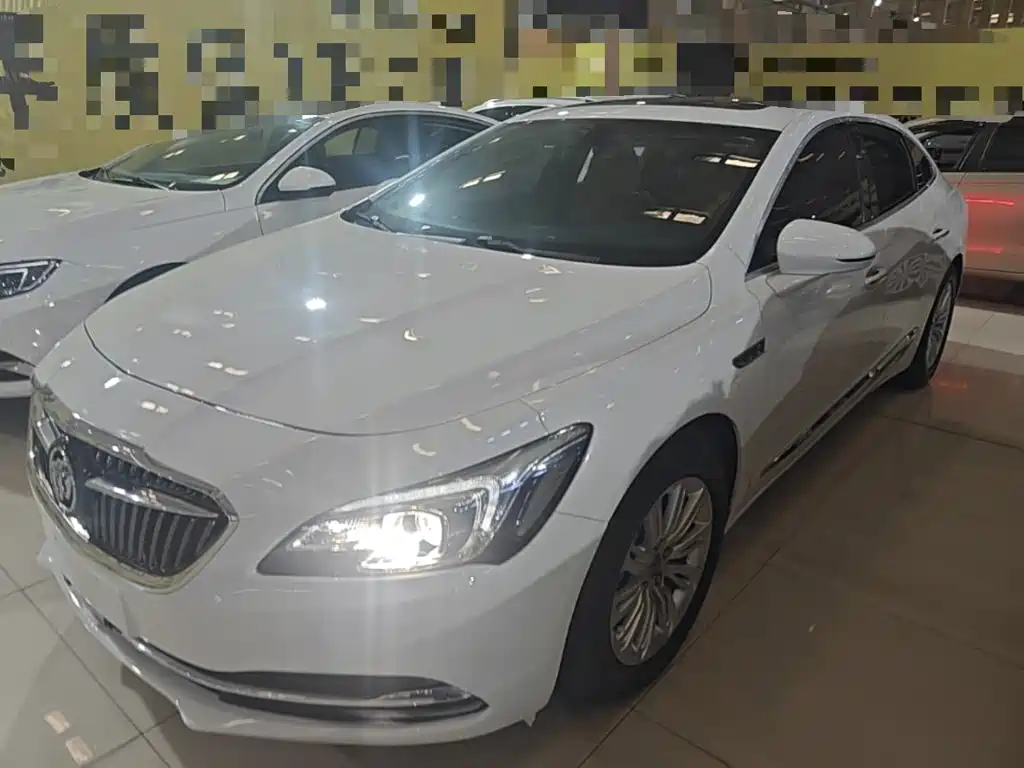 Buick LaCrosse 2017 — фото 1